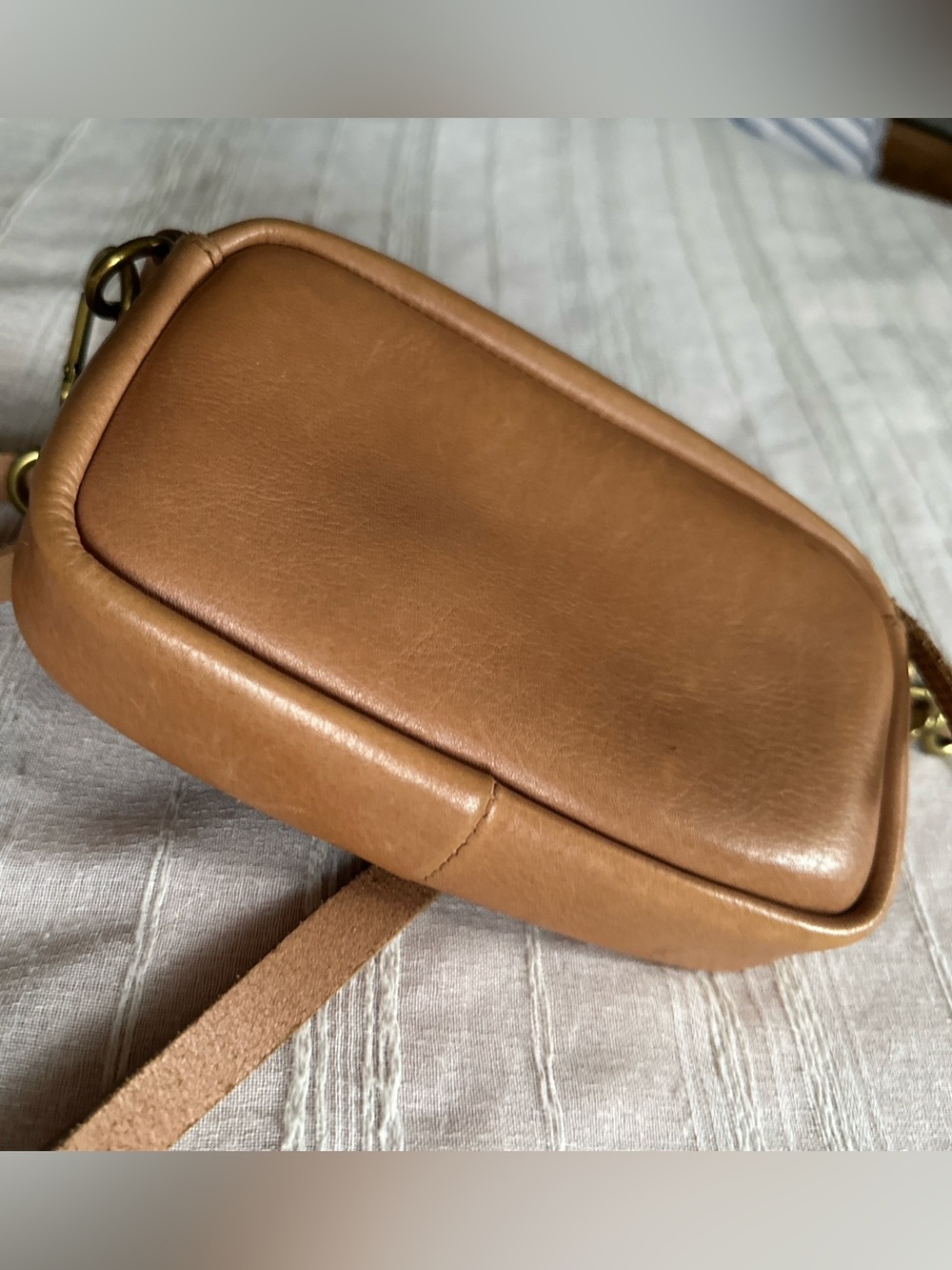MADEWELL The Leather Carabiner Mini Crossbody Bag | Warm Hickory Tan - Picture 9 of 14